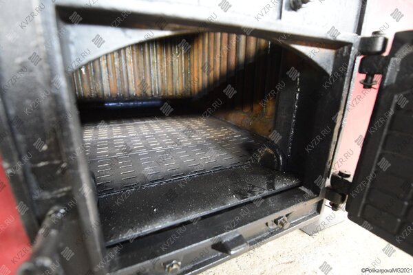 Колосниковая топка котла КВД-0.3 МВт на дровах